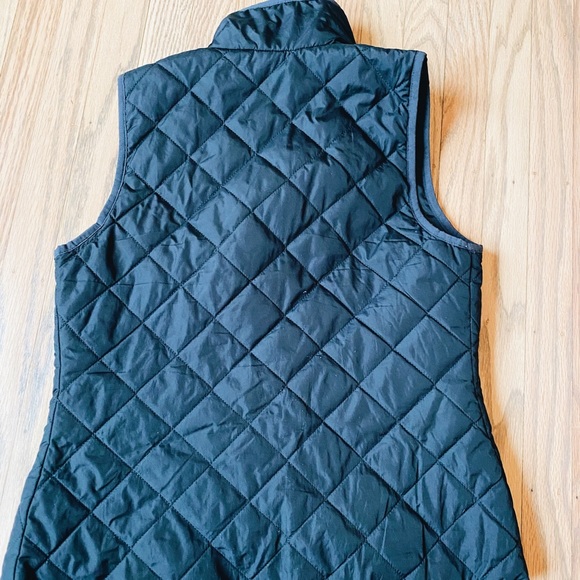 Black quilted vest with gold zippers - Picture 2 of 2
